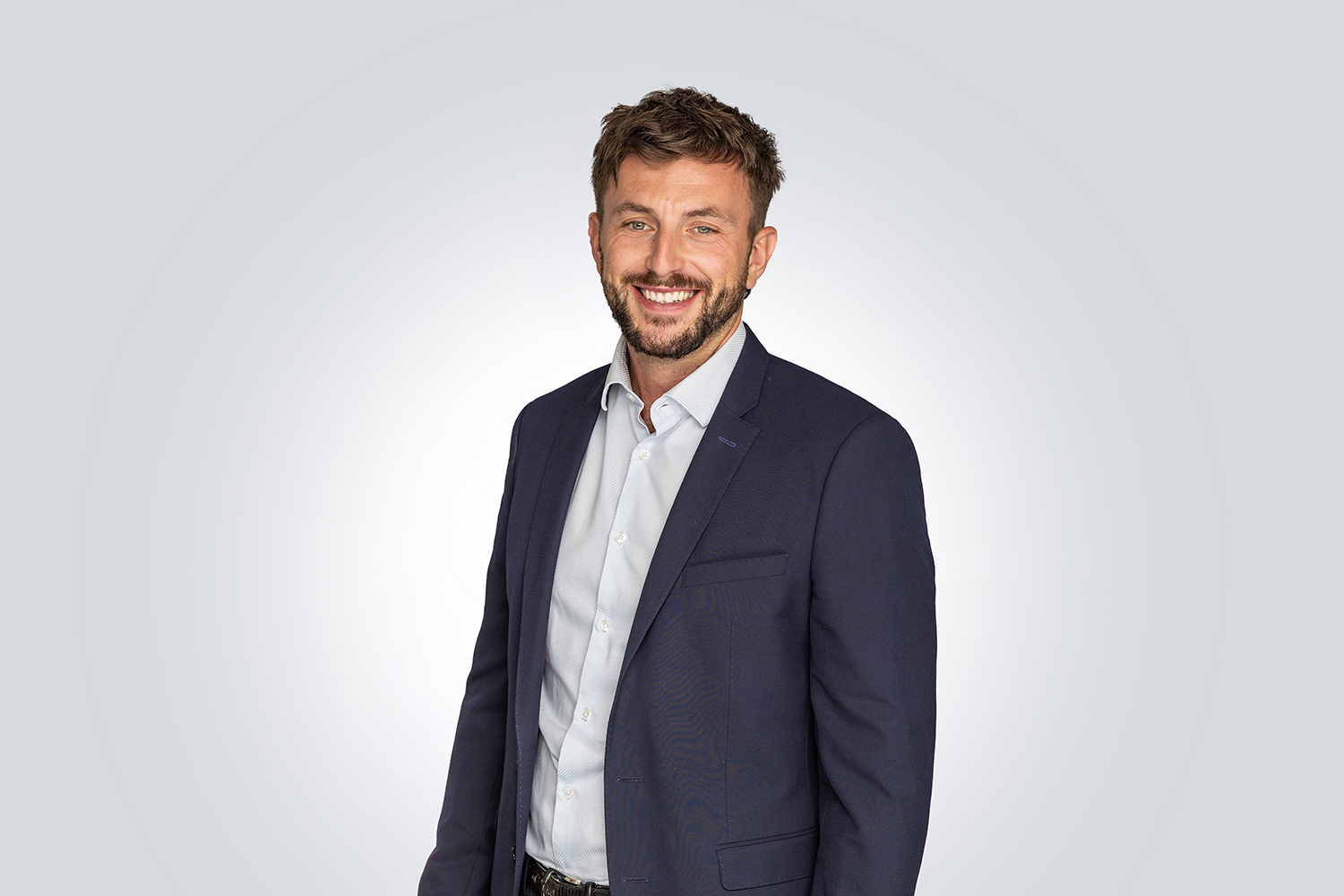 Headshot Ruairi Pollins