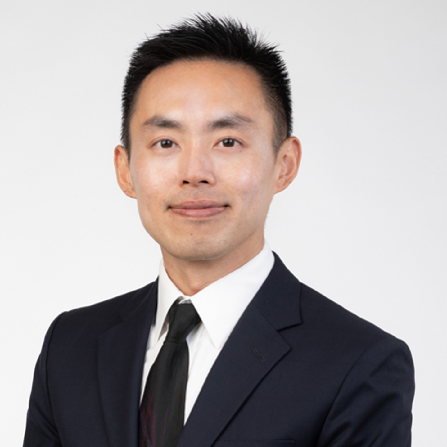 Headshot Dennis Li