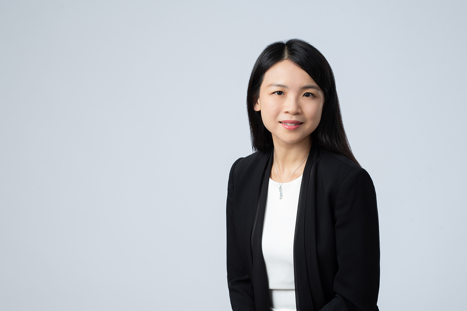 Headshot Carmen Leung
